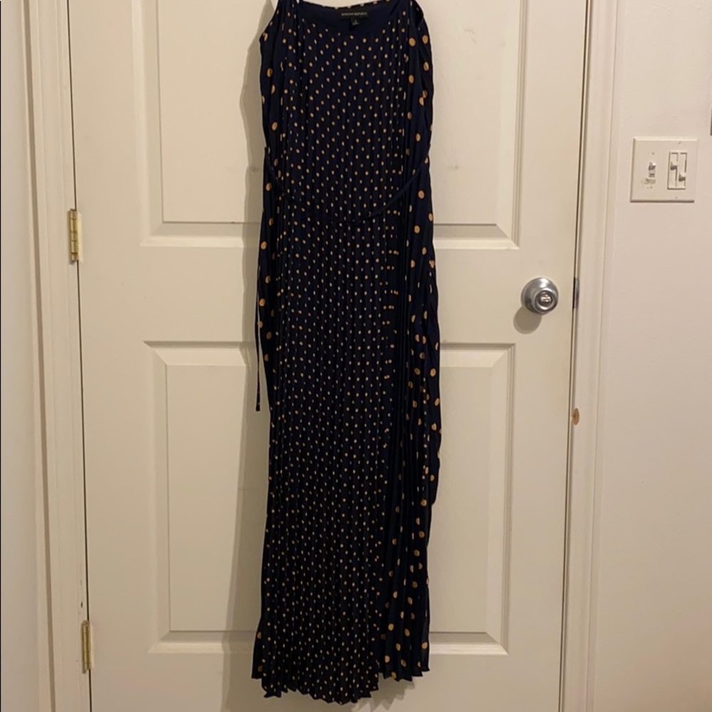 New with out tags Banana Republic pleated Maxi